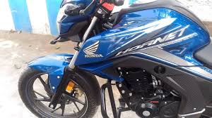 I own a honda hornet(cbs version) and i have been using it only for long rides as i use company. Honda Hornet 160r New Blue Color Youtube