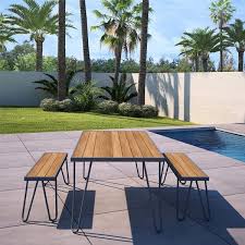 51 Outdoor Dining Tables That Will Wow