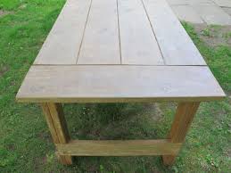 wax finish to an outdoor picnic table
