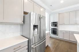 what color walls go with grey kitchen