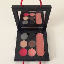 kit blusher blush on eyeshadow lipstick