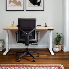 Standing desks come in several basic styles, and they all let you switch quickly between sitting and standing. 10 Best Standing Desks Of 2021 Jarvis Humanscale More