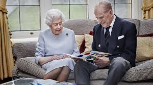 Read the biography and learn all about her childhood, profile, life and timeline. Queen Elizabeth Ii Und Prinz Philip Feiern 73 Hochzeitstag
