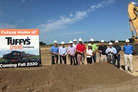 Tuffy's pet foods commissioned a new pet food manufacturing plant in perham, minnesota, in established in 1964, tuffy's pet foods produces dry dog and cat food kibble for its own national. Tuffy S Officially Breaks Ground On Ultramodern Pet Treat Plant 2019 08 09 Pet Food Processing