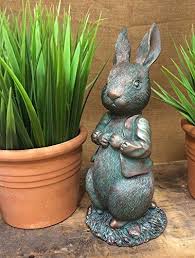 Com Peter Rabbit Garden Statue