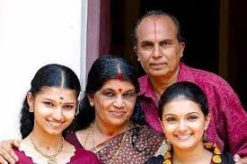 Mohan rao, known mononymously as mohan or mic mohan is an indian film actor, known for his works predominantly in tamil cinema, and a few kannada, telugu and malayalam films. Saranya Family Husband Biography Parents Children S Marriage Photos