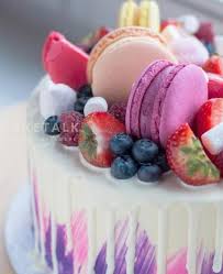 Macarons Berry Cake 2