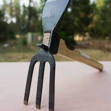 What S The Best Weeding Tool For You