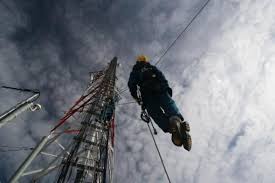 10 Terrifying Realities Of Cell Tower Climbers That Will