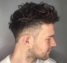 Every week we give you new hairstyle inspiration: 30 Best Hairstyles And Haircuts For Men With Round Faces 2020