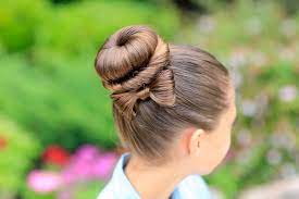 Sweet style for picture day, school, or going to work. 5 Pretty Hairstyles For Easter Cute Girls Hairstyles