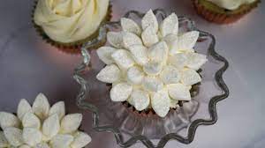 White Lotus Cupcakes gambar png