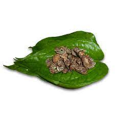 betel leaves 8 pcs with paaku