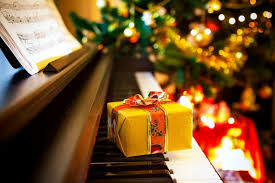 25 of the best gifts for piano players