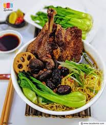 vietnamese duck noodle soup mì vịt tiềm
