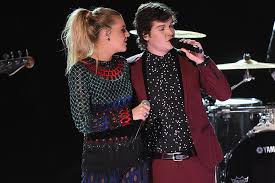 And lukas forchhammer officially made his girlfriend a mama this week. Kelsea Ballerini Performs With Lukas Graham At 2017 Grammys
