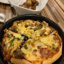 Hot pizza ada cod sekitar gong badak hari ini yer.9 okt 2017. Pizza Hut Pizza Place In Terengganu