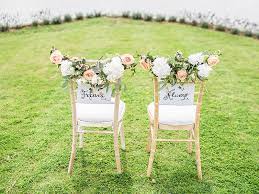 How Do I Decorate Chiavari Chairs