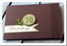 Wie wäre es zum beispiel mit einer ausgefallenen karte im postkartenformat, wo sie auf der rückseite ihre glückwünsche. Einladung Zum 70 Geburtstag Kreative4wande Einladungen Einladung Runder Geburtstag Geburtstagskarte