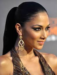 The key to a messy ponytail is to embrace the imperfections. Ponytail Hairstyles On African American Viral Blog M