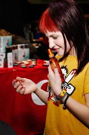 Hayley nichole williams (born december 27, 1988) is an american singer, songwriter, musician, and businesswoman who is best known as the lead vocalist, primary songwriter. Hayley Williams Red Dark Brown Hair Hayley Williams Hayley Paramore Paramore Hayley Williams