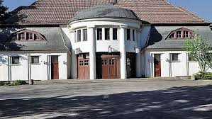 Haus auensee is located in leipzig, germany. Der Tote Vom Haus Auensee Wie Schaffte Er Es Mit 1 3 Promille Aufs Dach Regional Bild De