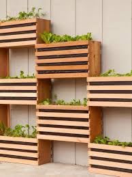18 vertical planters to save your