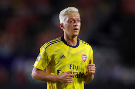 Joe willock, reiss nelson, eddie nketiah and bukayo saka celebrate after the fa cup final match vs. Arsenal News Mesut Ozil Reveals Real Reason For His Extravagant New Blonde Haircut