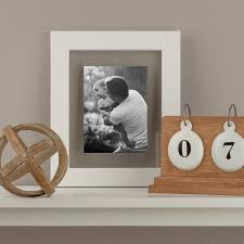 Wall Mount Floating Glass Picture Frame