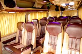 12 seater tempo traveller al in