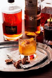 pecan bourbon old fashioned tail