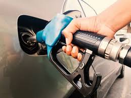 Gasolina a R$ 5 e botijão de gás a R$ 65? Conheça o projeto que quer baratear os preços