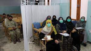 Umsturz in Afghanistan - Taliban öffnen erste staatliche Universitäten –  auch für Frauen - News - SRF