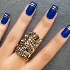 Les debía esta fotito diseño de uñas en azul marino y plateado! Decoracion Unas Color Azul Decorados De Unas