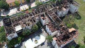 Balıklı Rum Hastanesi'ndeki yangının binanın taşıyıcı unsurlarına zarar  vermediği tespit edildi - 05.08.2022, Sputnik Türkiye