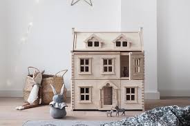 maison de barbie en bois pour ses enfants