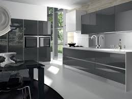 We offer handleless gloss kitchen designs , which is ideal for those who like to add a modern twist to a truly classic design. Matte Or Glossy Cabinets It S Not Just About Looks Byhyu 112 Byhyu