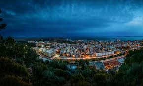 Vous devez donc regarder le taux de rafraîchissement que. Photo Spain Night Time Houses Cities 5000x3000