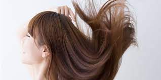 Tak heran jika banyak wanita yang rela mengantri di salon untuk rebonding atau smoothing. 8 Cara Meluruskan Rambut Secara Alami Yang Bisa Dilakukan Di Rumah