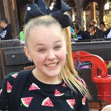 Joelle joanie siwa net worth in 2019 joelle joanie siwa has made multiple sources of income and is still going strong with her professional life. How Much Money Its Jojo Siwa Makes On Youtube Net Worth Naibuzz