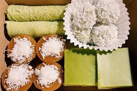 southeast asian desserts and snacks