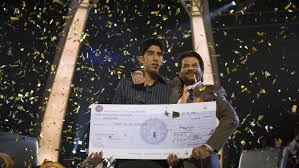 Jamal malik is an impoverished indian teen who becomes a contestant on the hindi version of 'who wants to be a millionaire?' but, after he wins, he is suspected of cheating. Film Slumdog Millionaire Into Film