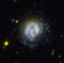 Ser en realidad una galaxia espiral barrada, con una barra central de 3 kiloparsecs de radio, de nuevo al igual que la vía láctea; Atlas Of Peculiar Galaxies Viquipedia L Enciclopedia Lliure