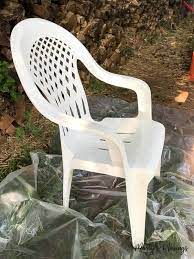 how to spray paint plastic chairs
