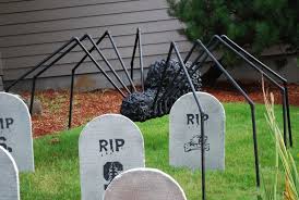 Find out how to make them by finding the instructions at lifestyle. Giant Halloween Spider 10 Steps With Pictures Instructables