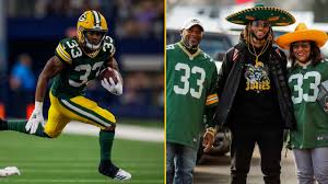 He just can't be stopped, aaron jones runs in another huge touchdown! Family Makes Aaron Jones Feel At Home On Any Football Field