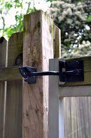 install a self adjusting gate latch