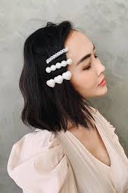 Latest alternatives about hairstyles for short wavy hair… short wavy hairstyles for women with style. 90s Hair Clips Pins Are Back And So Are The Endless Ways To Wear