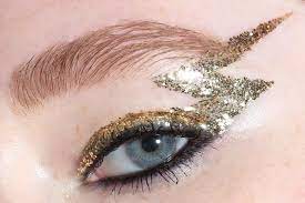 glitter eyeliner looking for a more