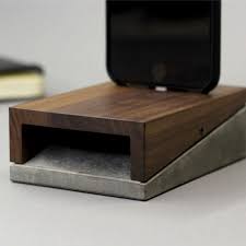 woodup mobi iphone wooden docking